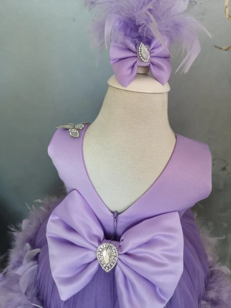 Sunnypetal Lilac Sleeveless Feathers Tulle Flower Girl Dresses with Detachable Train