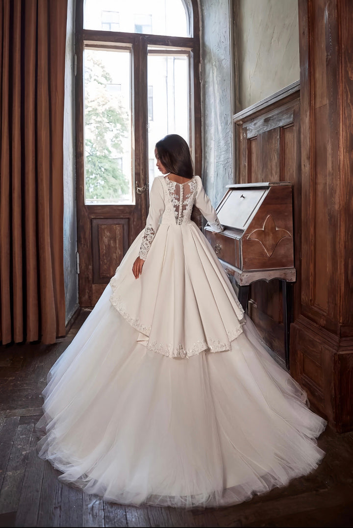 Sunnypetal Long Sleeves Satin Lace Embroidery Princess Tulle Communion Dress