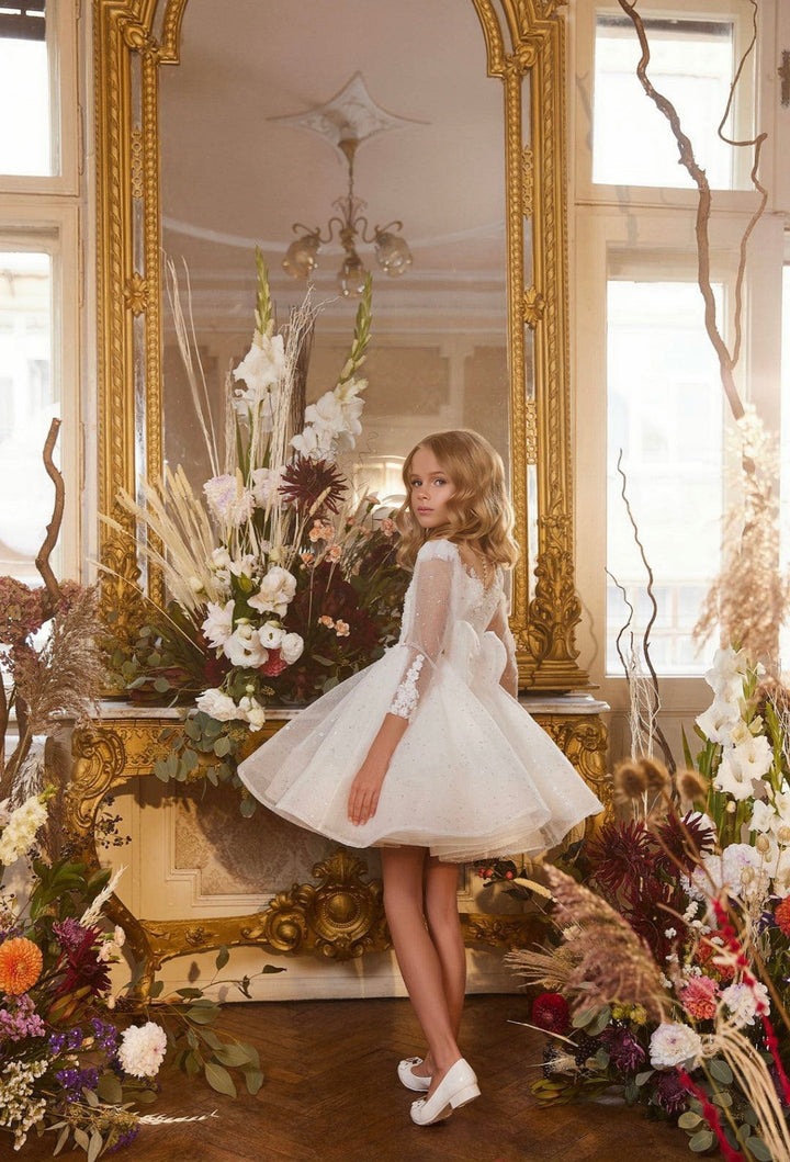 Sunnypetal Long Sleeves Shiny Tulle Knee-Length Flower Girl Dresses with Sweetheart Neckline