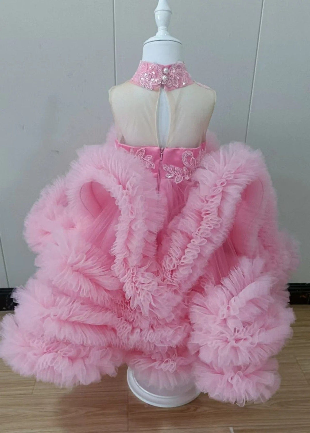 Sunnypetal Luxury Pink Ruffled Tulle Flower Girl Dress with Beaded Lace Appliques