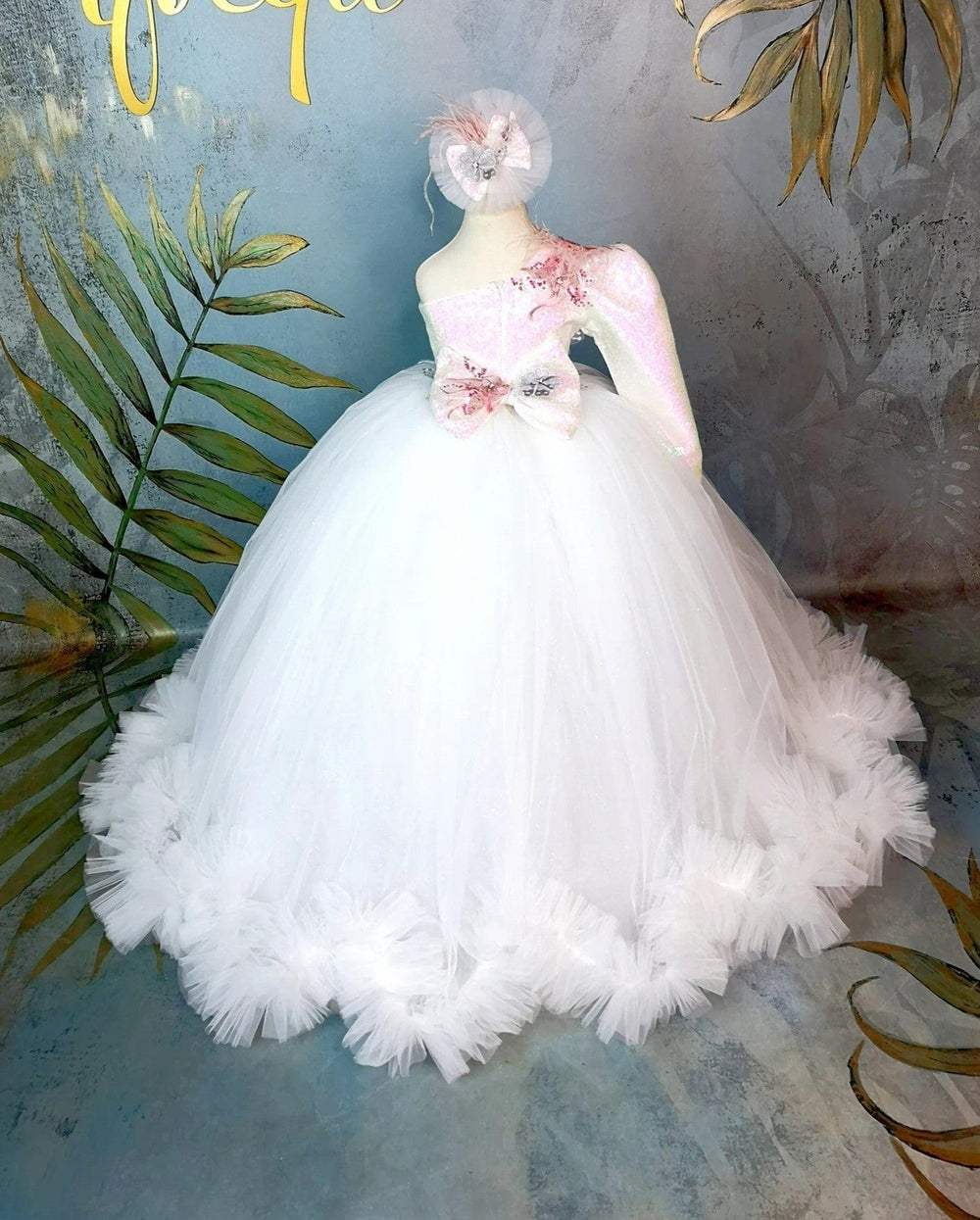 Sunnypetal Luxury White One-Shoulder Butterfly Floor-Length Flower Girl Dress for Wedding