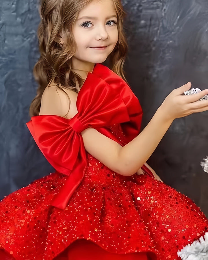 Sunnypetal Off-Shoulder Sparkly Sequins Knee-Length Flower Girl Dresses with Bow Shoulder
