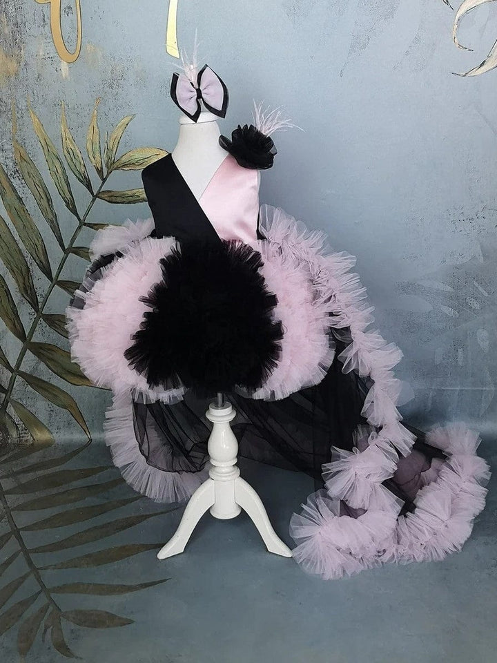 Sunnypetal Pink Black V-Neck Satin Knee-Length Tulle Flower Girl Dresses