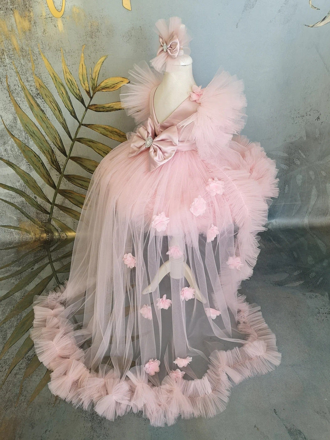 Sunnypetal Pink Puff Sleeves Flowers Tulle Flower Girl Dresses with Detachable Train