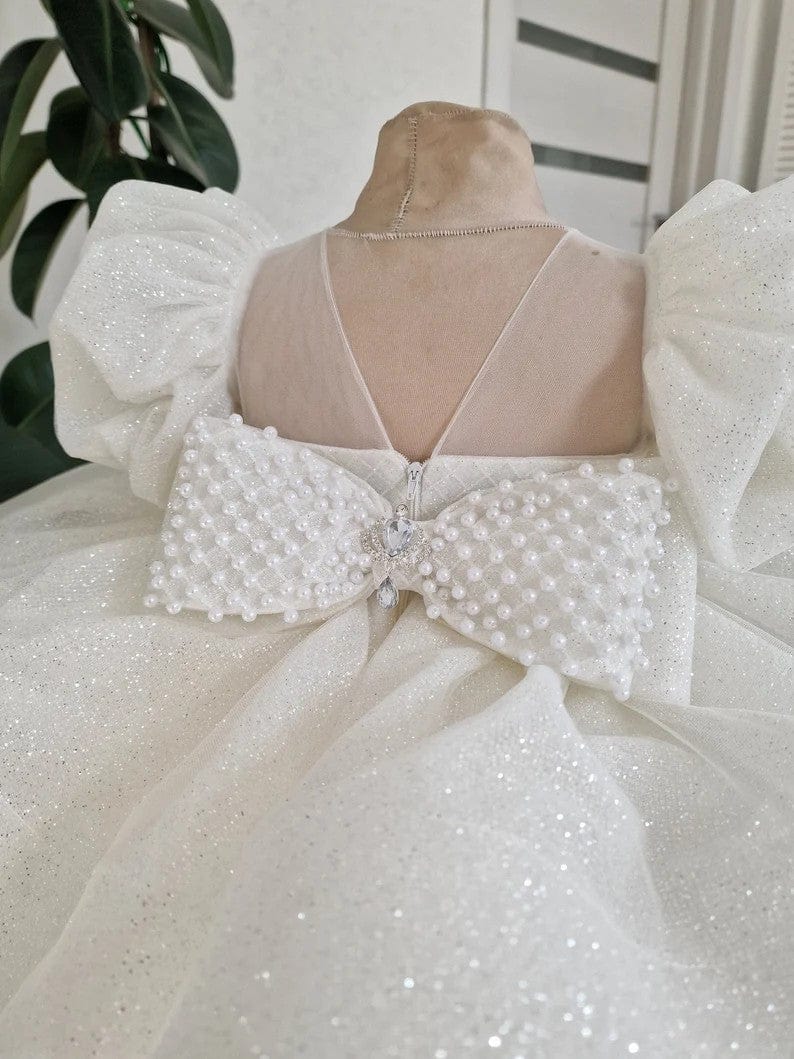 Sunnypetal Puffy Glitter White Knee-Length Tutu Dress with Pearls and Puff Sleeves