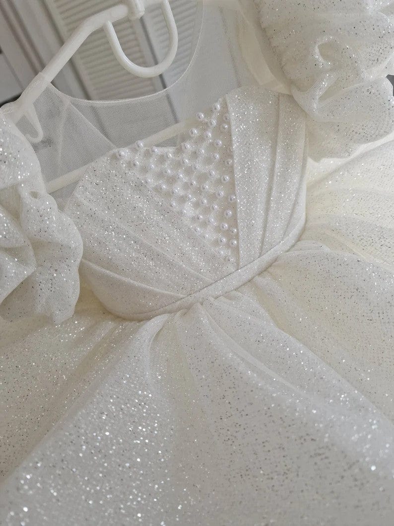 Sunnypetal Puffy Glitter White Knee-Length Tutu Dress with Pearls and Puff Sleeves