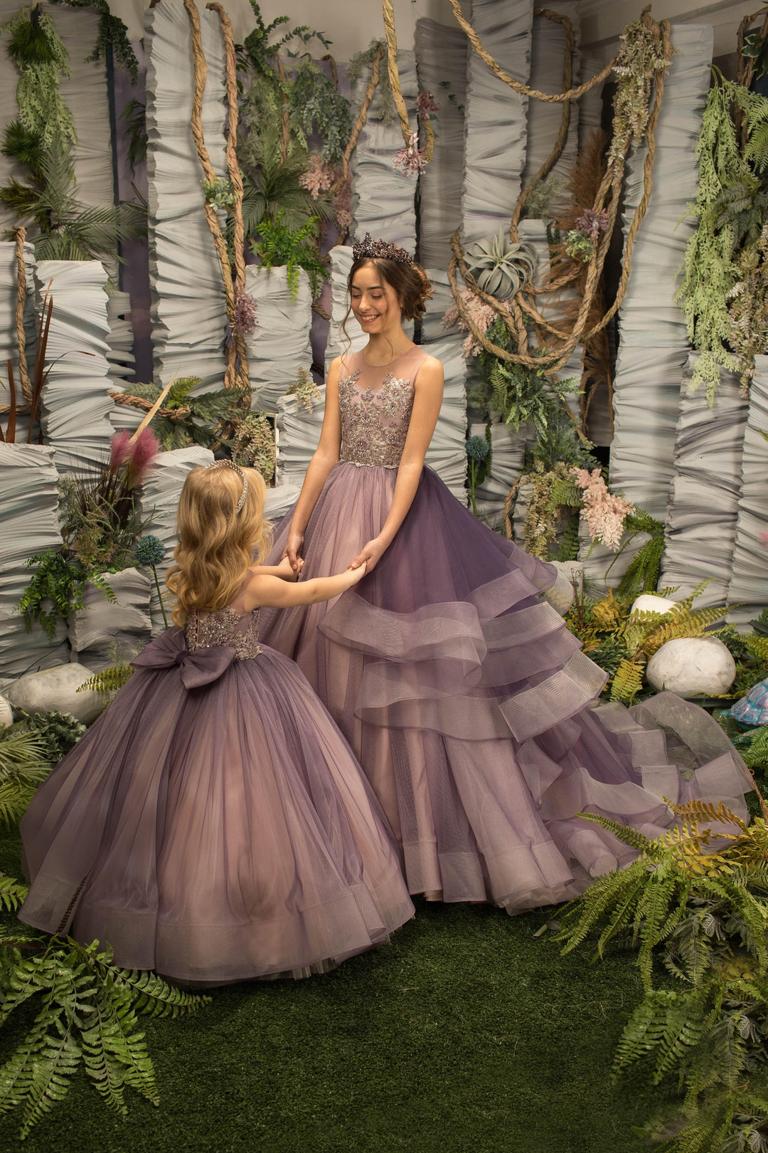 Sunnypetal Purple Sleeveless Appliques Ruffles Puffy Tulle Flower Girl Dress with Cathedral Train