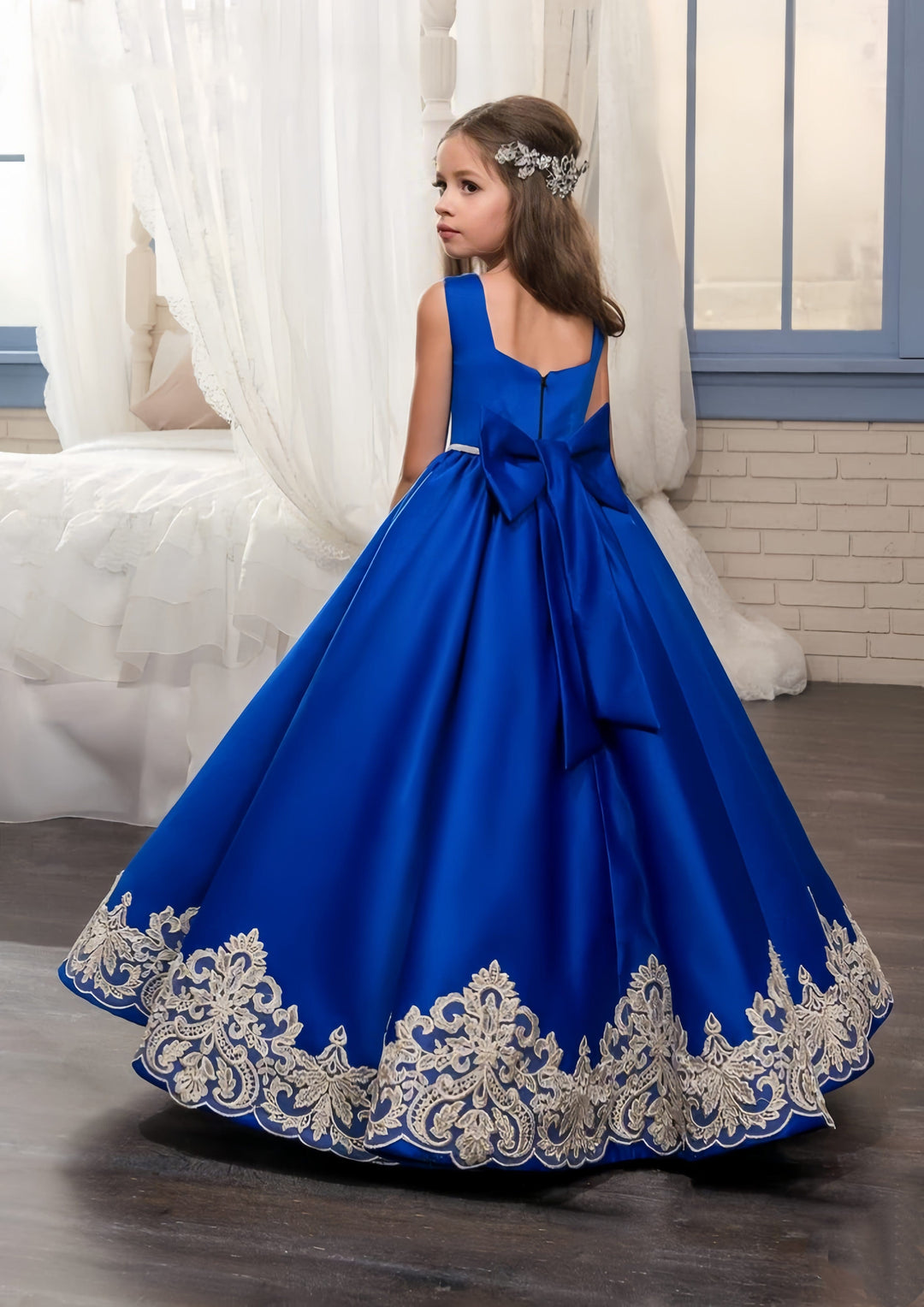 Sunnypetal Royal Blue Satin Flower Girl Dress Lace Appliques Wedding Party Pageant Dresses
