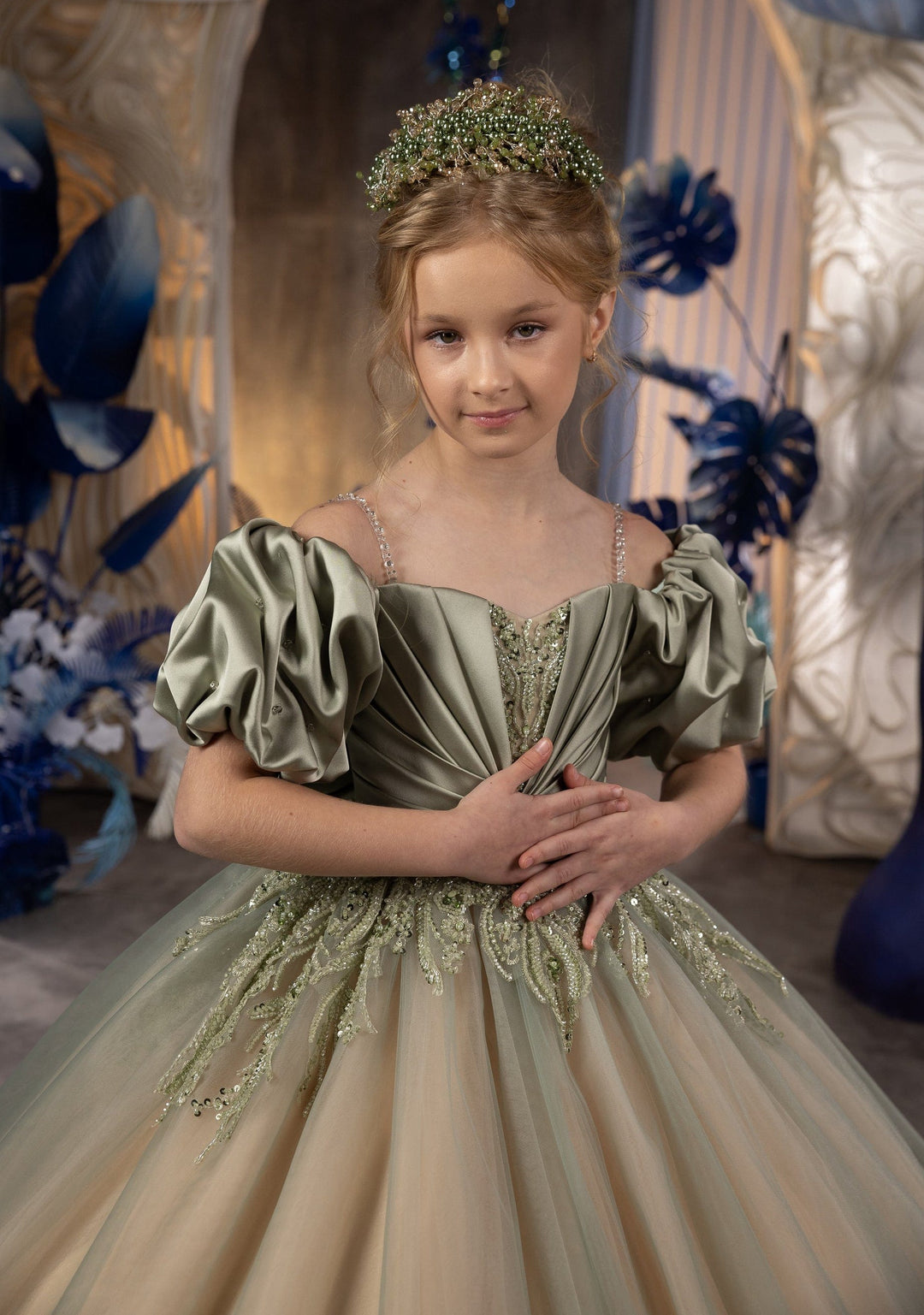 Sunnypetal Sage Green Off-Shoulder Satin Pleated Sleeves Bow Long Ball-Gown Dresses with Train