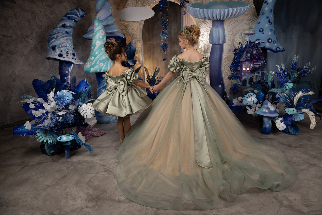 Sunnypetal Sage Green Off-Shoulder Satin Pleated Sleeves Bow Long Ball-Gown Dresses with Train