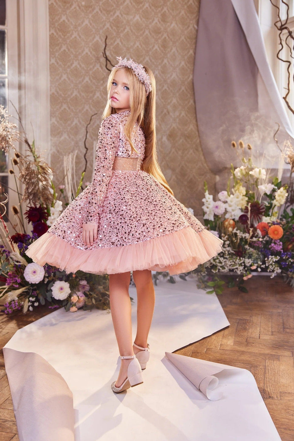 Sunnypetal Shiny Sequins Long Sleeves Flower Girl Dresses Knee-Length Birthday Gown