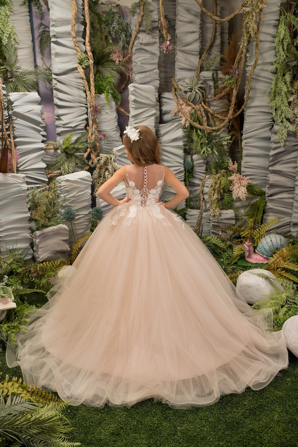 Sunnypetal Sleeveless Floral Appliques Sequins Long Princess Tulle Flower Girl Dresses