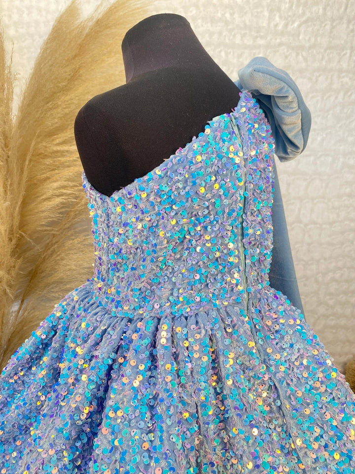 Sunnypetal Sparkly Blue One Shoulder Sequin Velvet Bow Knee-Length Flower Girl Dresses