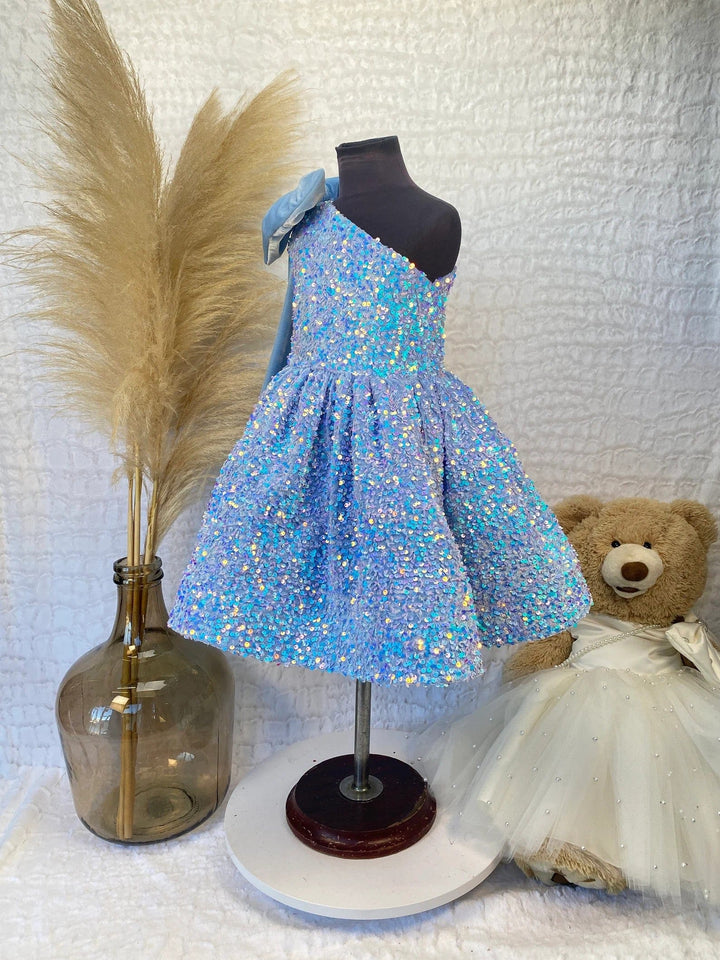 Sunnypetal Sparkly Blue One Shoulder Sequin Velvet Bow Knee-Length Flower Girl Dresses