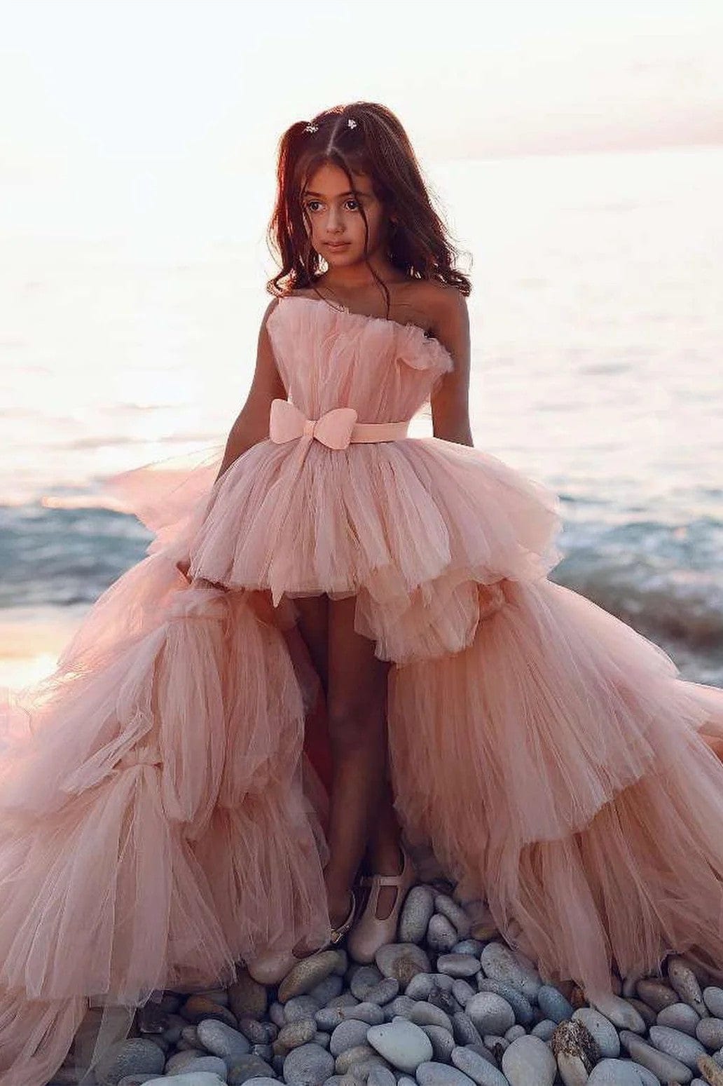 Sunnypetal Strapless Dusty Rose Tulle Train Flower Girl Dress With Bow –  sunnypetal
