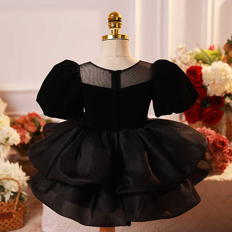 Sunnypetal Vintage-Inspired Black Velvet Flower Girl Dress with Puff Sleeves