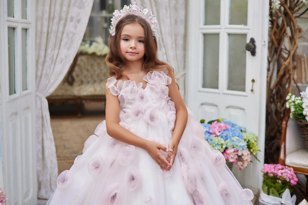 Sunnypetal Whimsical Dream Princess Tulle Flower Girl Wedding Gown with 3D Flowers