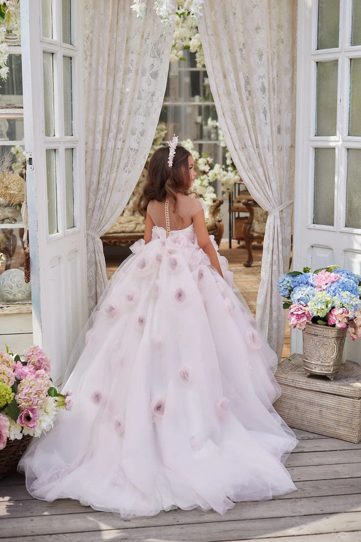 Sunnypetal Whimsical Dream Princess Tulle Flower Girl Wedding Gown with 3D Flowers
