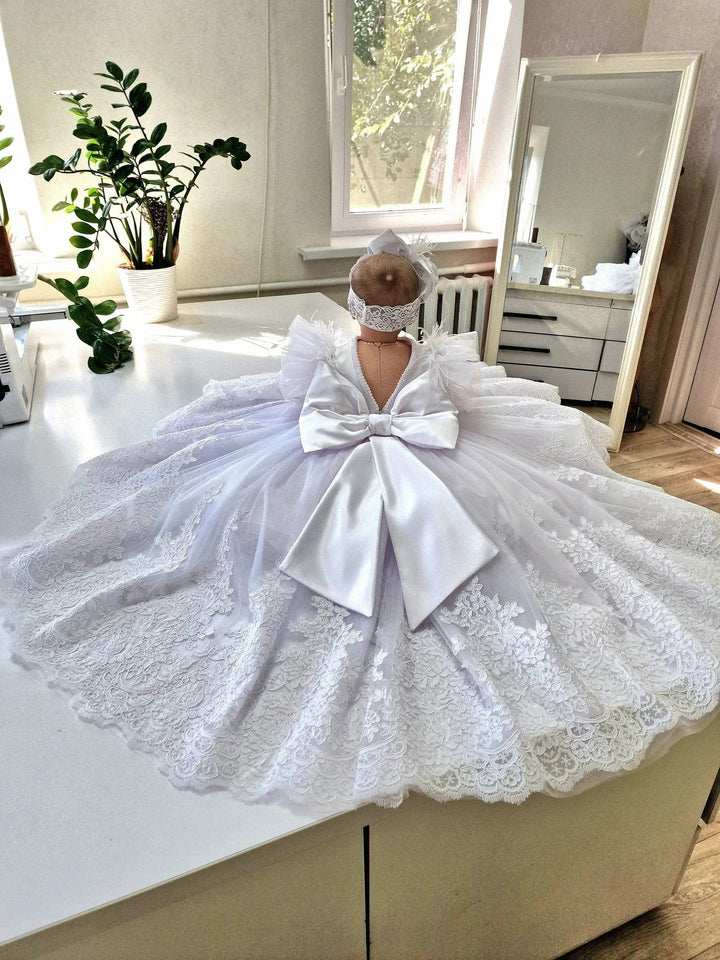 Sunnypetal White Lace Baby Toddler Baptism Dresses with Feathers / Pearls / Bow