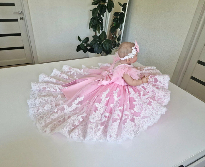 Sunnypetal White Lace Baby Toddler Baptism Dresses with Feathers / Pearls / Bow