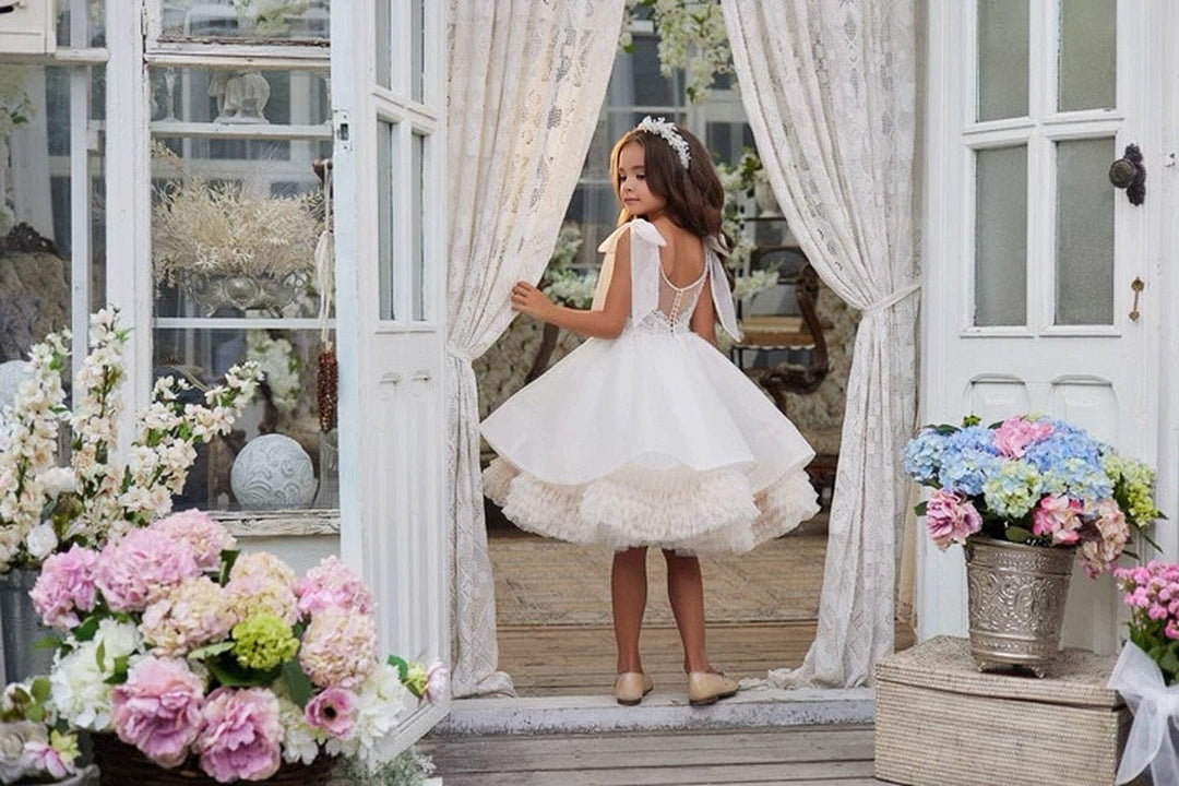 Sunnypetal White Lace Sequins Beads Flower Girl Dress Ball-Gown Knee-Length Ruffled Dress