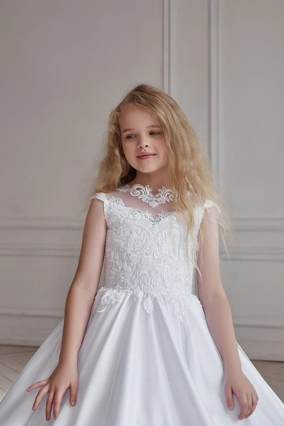 Sunnypetal White Lace Sleeveless Satin Bodice Long Classy First Communion Dress with Train