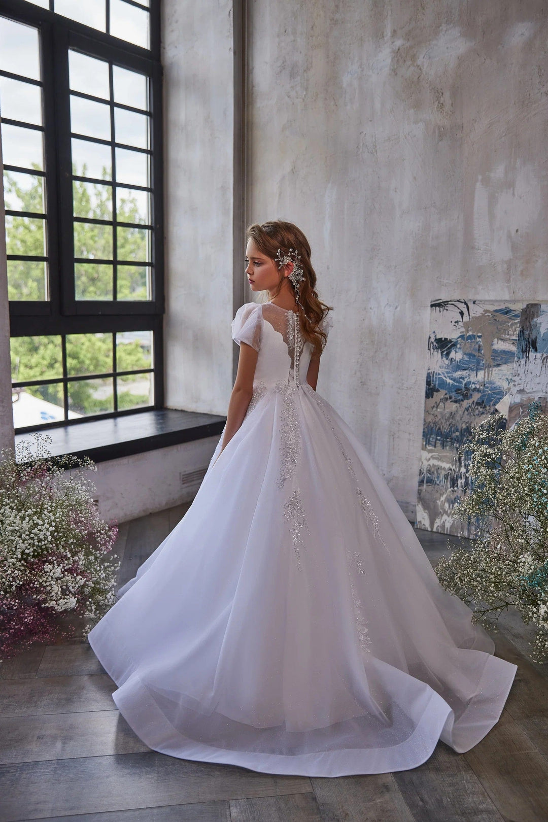 Sunnypetal White Short Sleeves Floral Embroidery Sequins Flower Girl Dresses for Wedding