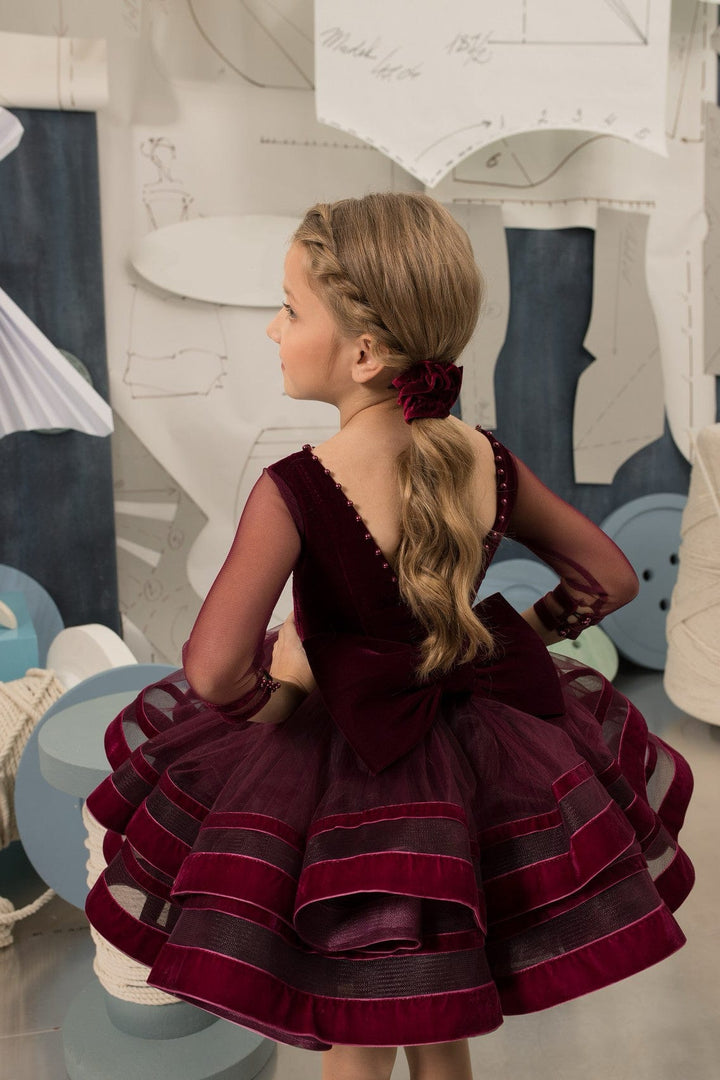 Sunnypetal Wine Red V Back Velvet Bow Tulle Knee-Length Ball Gown Flower Girl Dresses