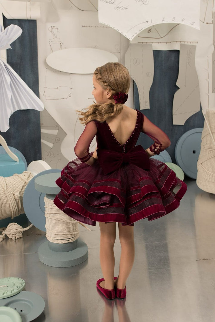 Sunnypetal Wine Red V Back Velvet Bow Tulle Knee-Length Ball Gown Flower Girl Dresses