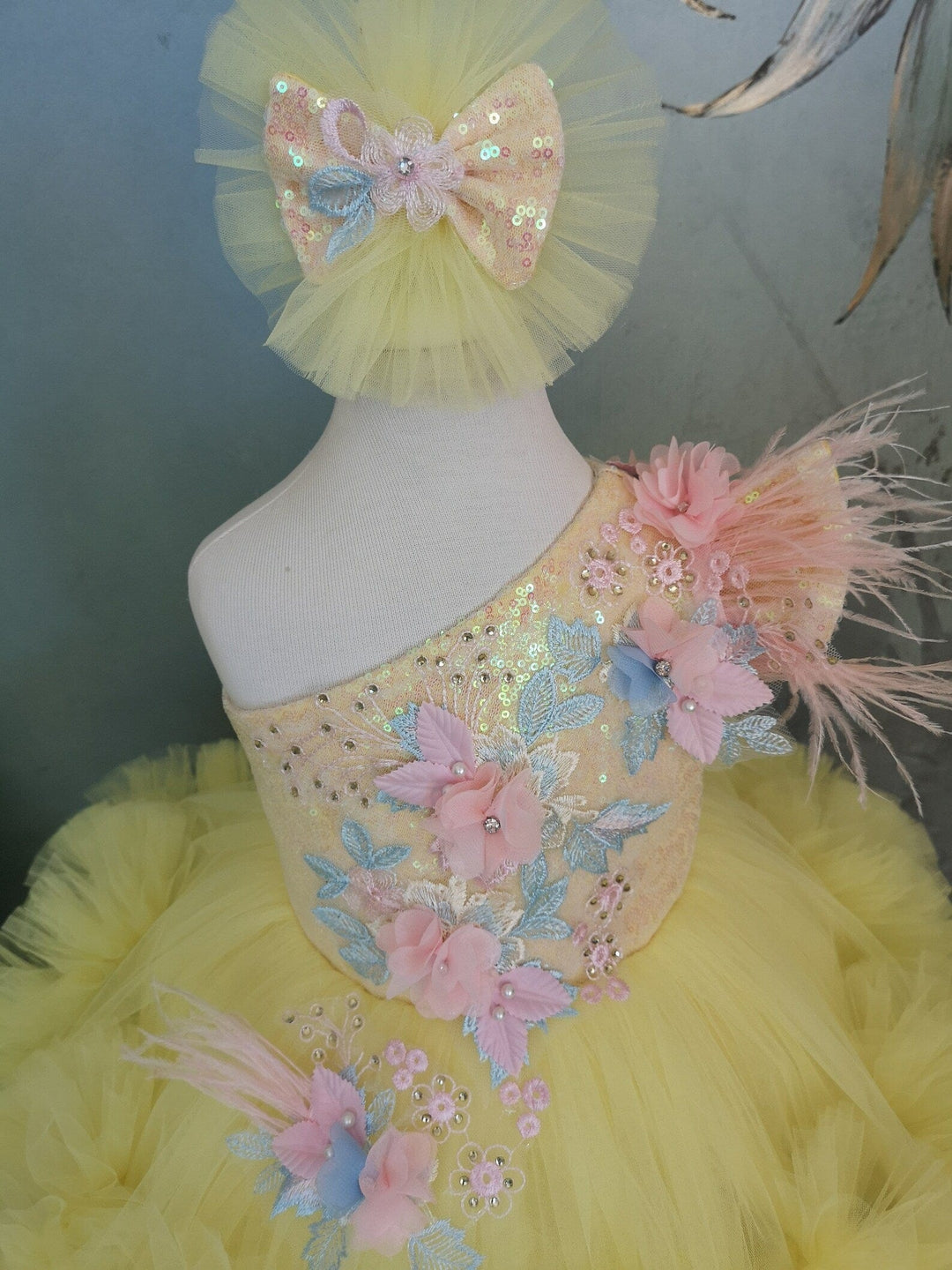 Sunnypetal Yellow One-Shoulder Long Tail 3D Butterfly Girl Dresses with Detachable Train