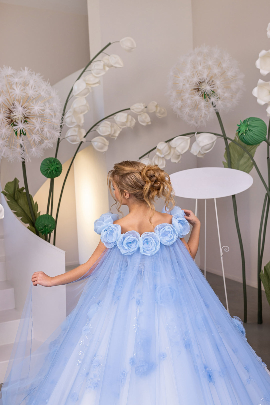 Sunnypetal Dreamy Sweetheart 3D Floral Tulle Princess Flower Girl Gown with Detachable Cape