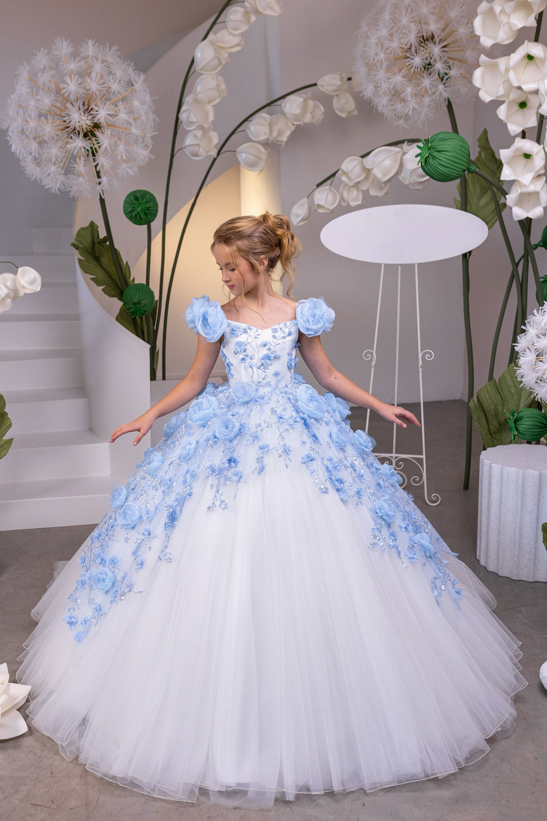 Sunnypetal Dreamy Sweetheart 3D Floral Tulle Princess Flower Girl Gown with Detachable Cape