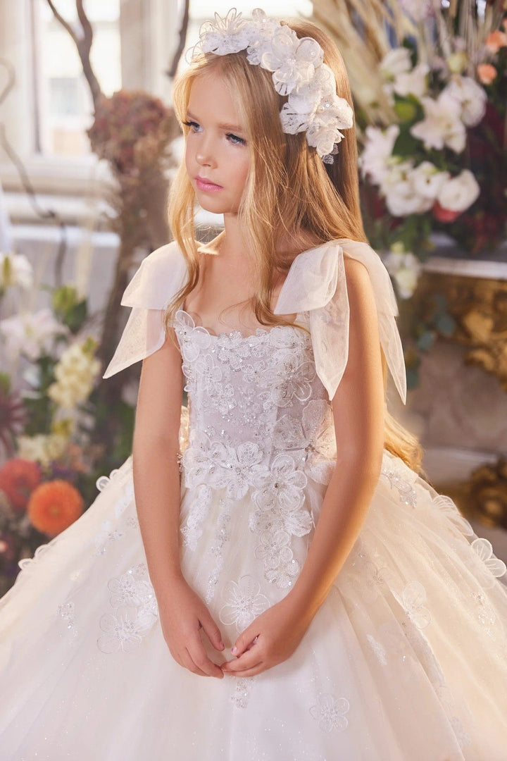 Sunnypetal Elegance White Off-Shoulder Bows Lace Communion Flower Girl Princess Gown