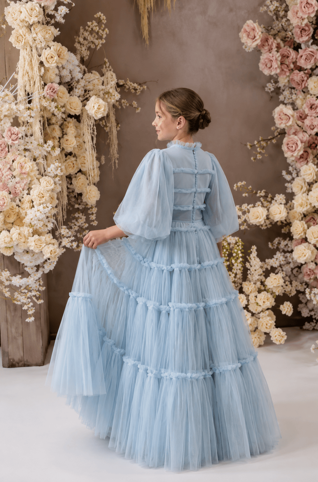 Sunnypetal Elegant Ivory Tiered Tulle First Communion Dress for Girls with Bow Waist