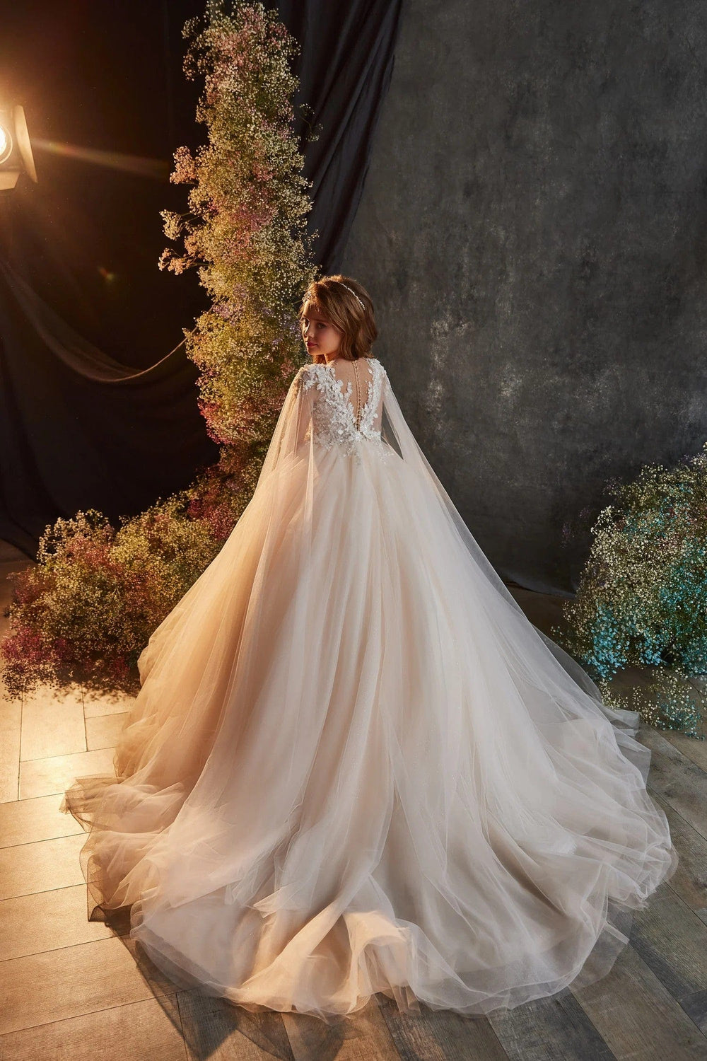 Sunnypetal Elegant Tulle Flower Girl Dress Communion Pageant Gown with Cloak Sleeves