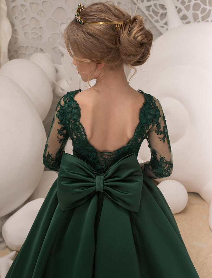 Sunnypetal Enchanting Long Sleeves Lace Appliques V Back A-Line Satin Flower Girl Dresses