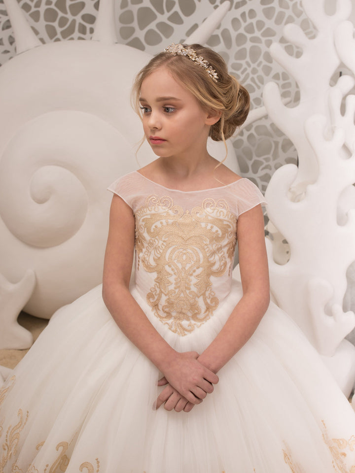 Sunnypetal Exquisite Embroidery Appliques Flower Girl Dress Long Tulle Train Dress with Bow