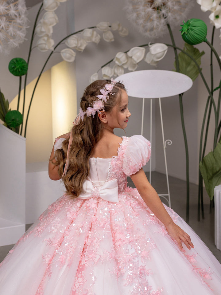 Sunnypetal Exquisite Puff Sleeve Glittering Tulle Flower Girl Dress with Floral Appliqués