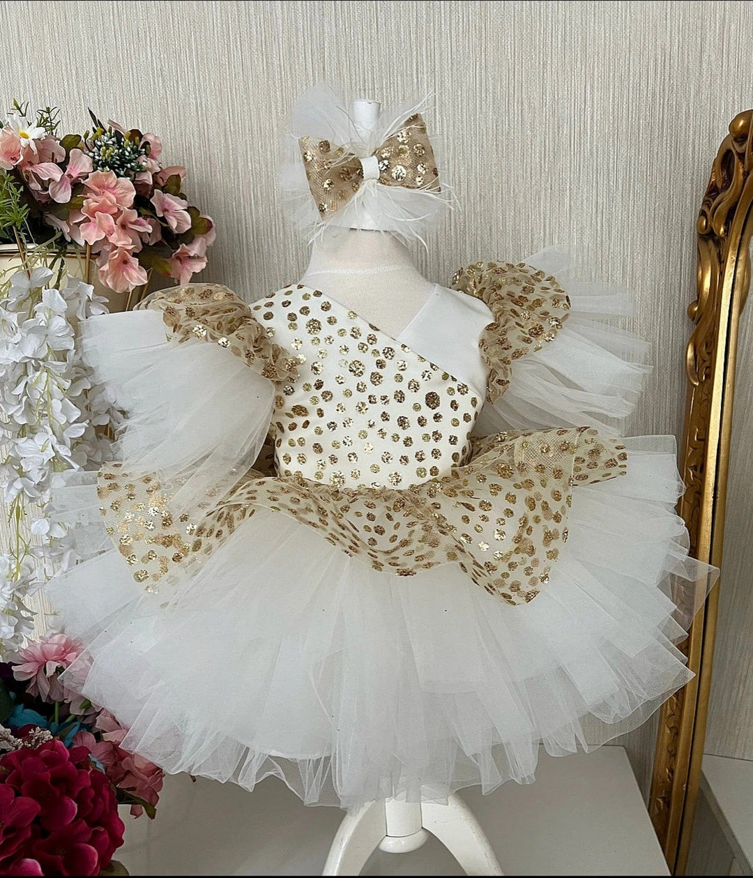 Sunnypetal Gold Sequin White Tulle Flower Girl Dress with Puffy Sleeves and Big Bow