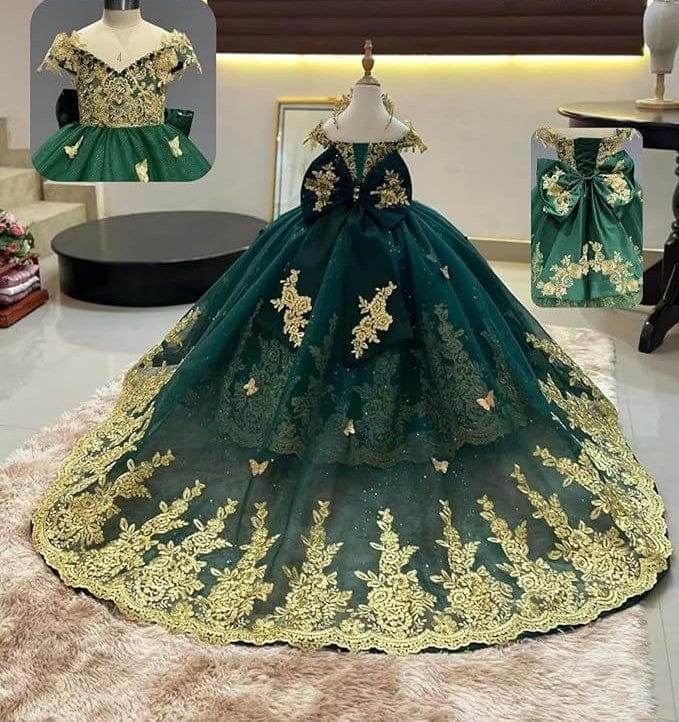 Sunnypetal Gorgeous Off-Shoulder Sweetheart Tulle Flower Girl Dress with Gold Embroidery