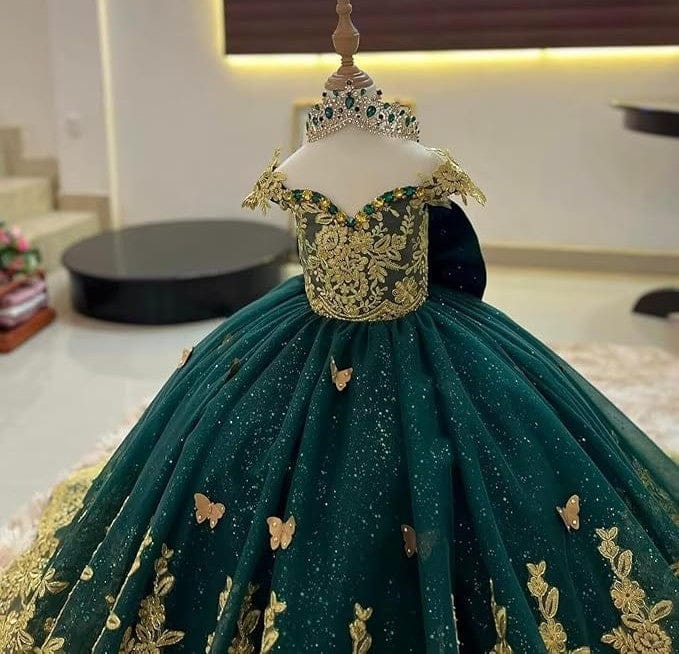 Sunnypetal Gorgeous Off-Shoulder Sweetheart Tulle Flower Girl Dress with Gold Embroidery