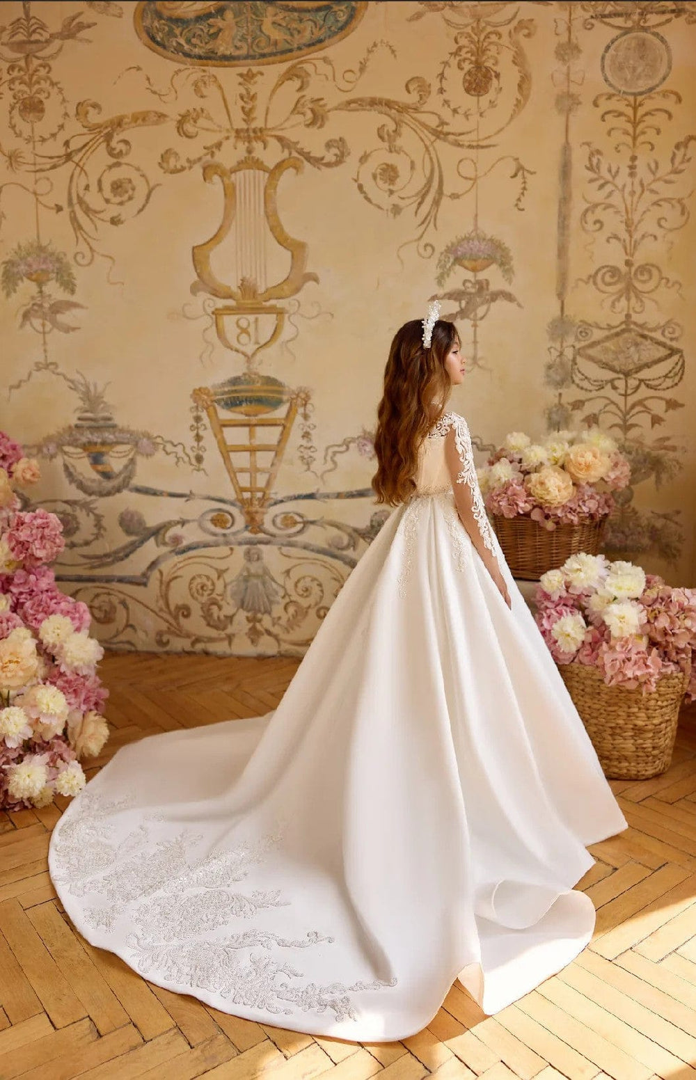 Sunnypetal Ivory Satin Long Sleeve Embroidered Lace Appliques Flower Girl Dress