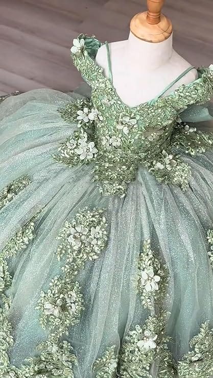 Sunnypetal Lace Appliqué 3D Flower Girl Dress with Bow for First Communion &amp; Pageant