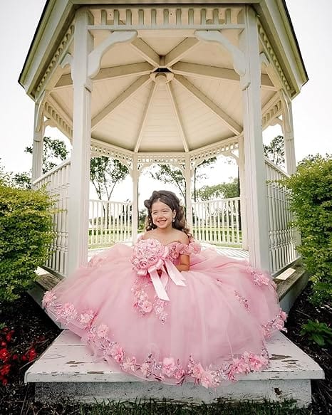 Sunnypetal Layered Tulle Off-Shoulder Flower Girl Pageant Dress with 3D Floral