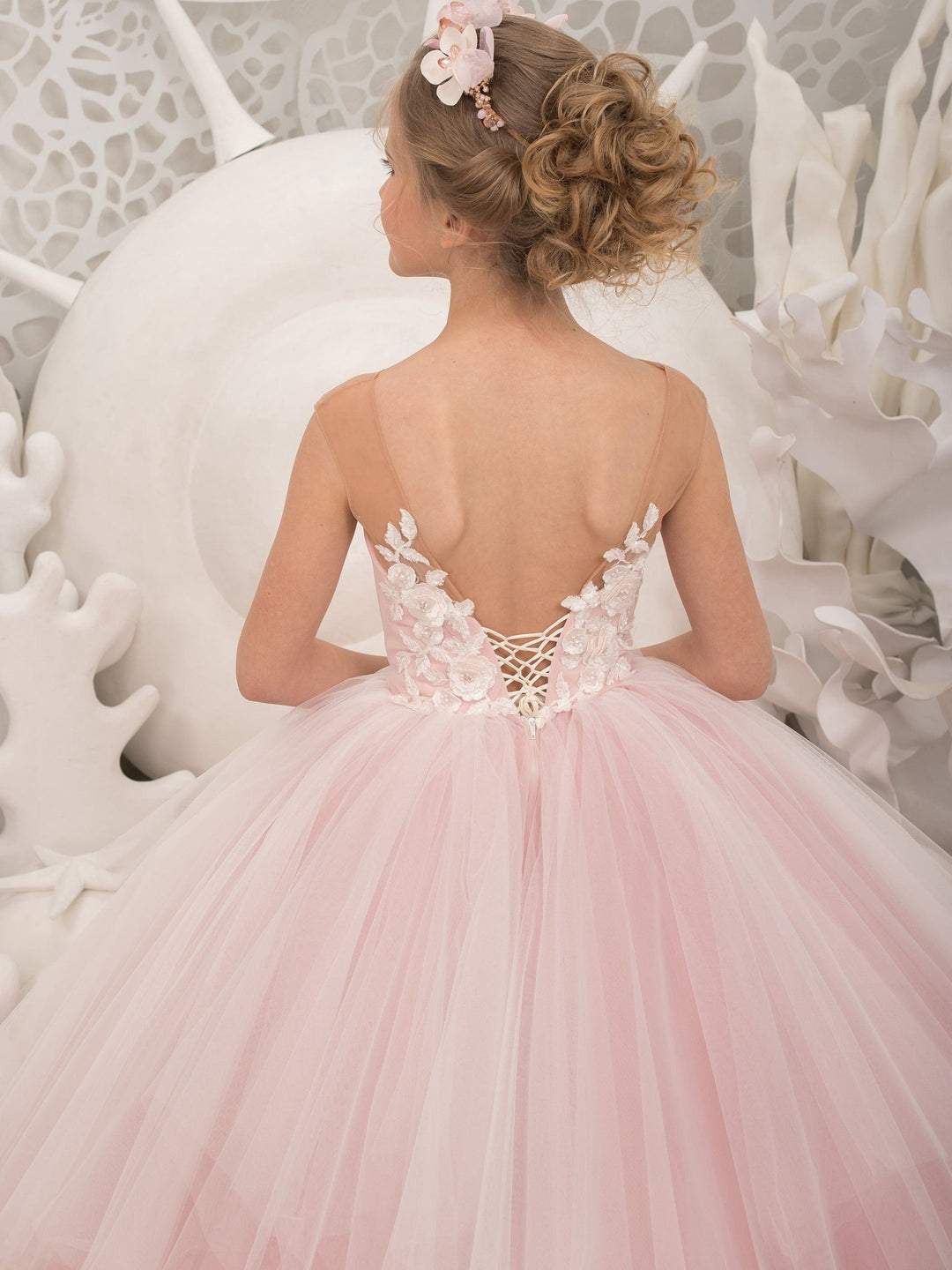 Sunnypetal Light Pink Graceful Gradient Tulle Floral Embroidery Appliques Bodice Flower Girl Dresses