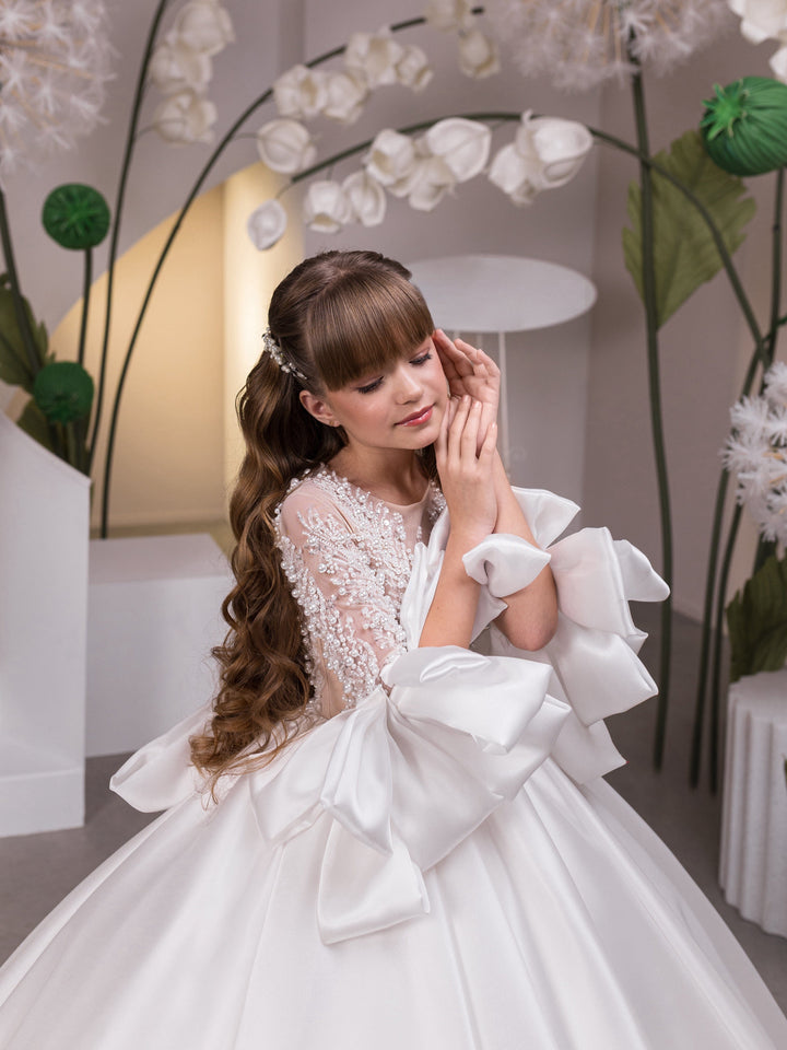 Sunnypetal Luxurious Long Sleeves Pearls Satin Flower Girl Dresses with Bow
