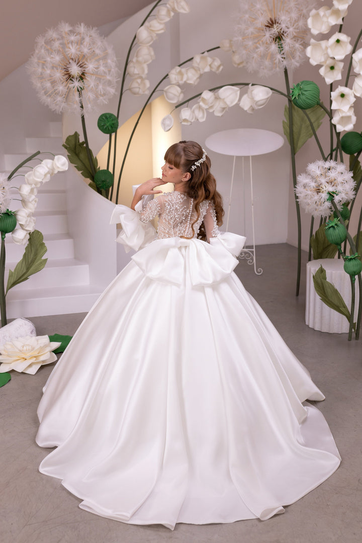 Sunnypetal Luxurious Long Sleeves Pearls Satin Flower Girl Dresses with Bow