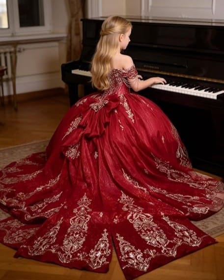 Sunnypetal Luxury Gold Appliqué Glitter Tulle Flower Girl Gown with Oversized Bow