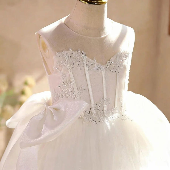 Sunnypetal Luxury White Tulle Princess Flower Girl Dress with Beaded Applique &amp; Elegant Bow