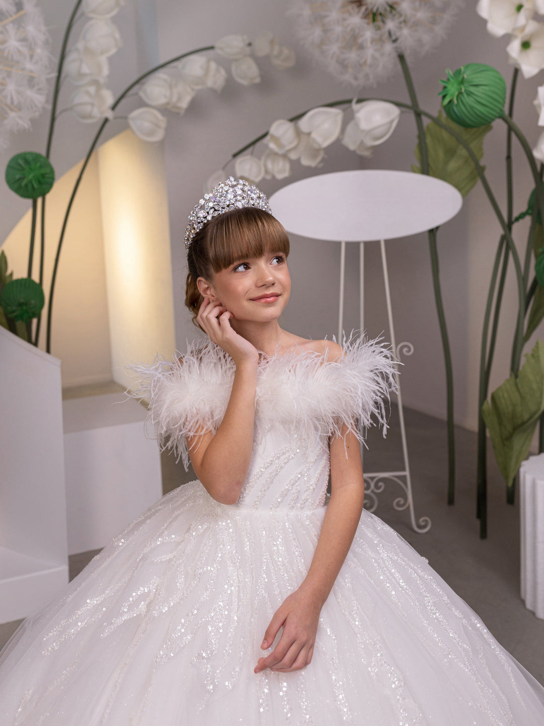 Sunnypetal Off-the-Shoulder Feather-Trimmed Tulle Flower Girl Dress with Sequins